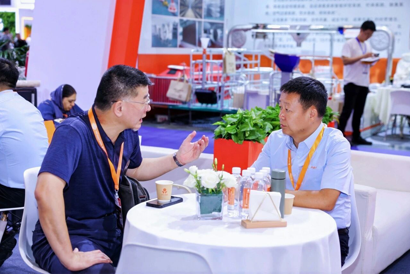 Smart Empowerment, Cohesion in Shanghai | Little Giant Group Makes Its Appearance at VIV SELECT CHINA 2026!